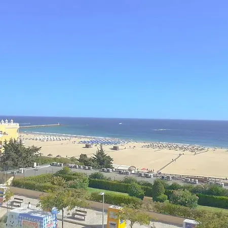 Cozy Beach Front Portimão