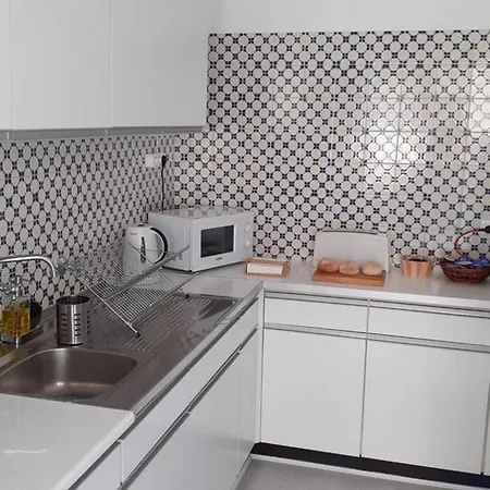 Cozy Beach Front Daire Portimão